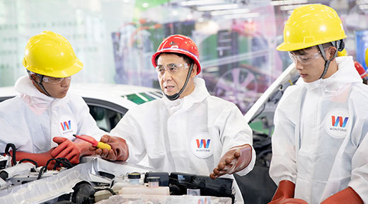 新能源汽车检测维修技师