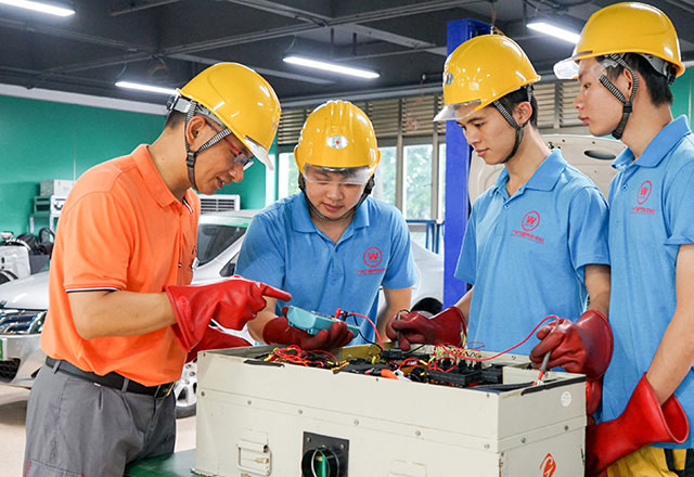 汽车新能源技术