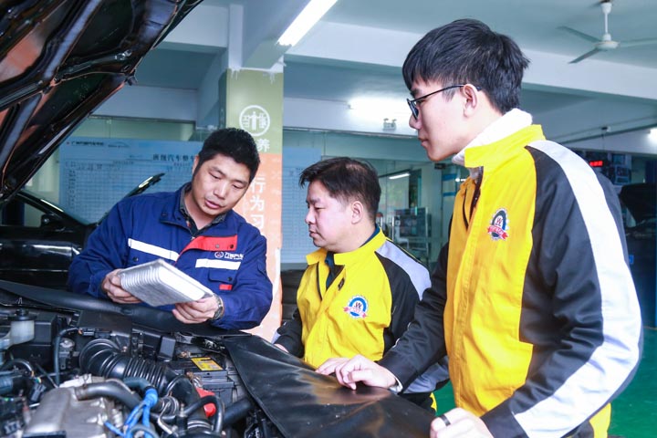 空气滤清器的更换